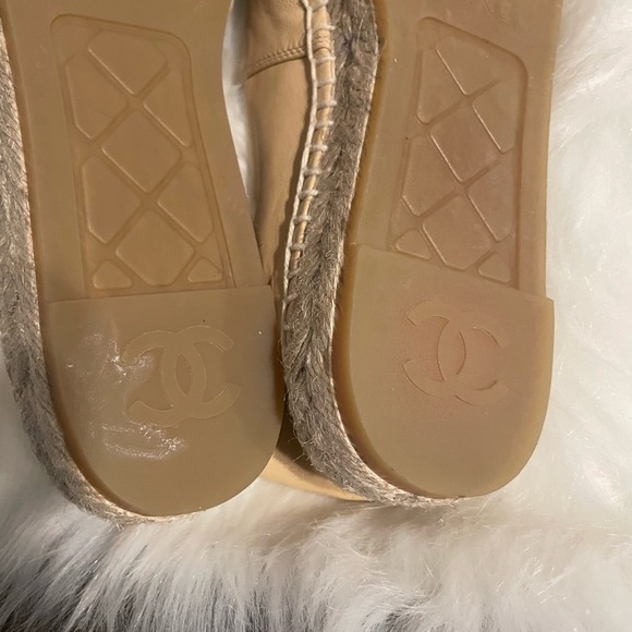 Chanel Espadrilles Lambskin
Beige & Black - Picture 4 of 7